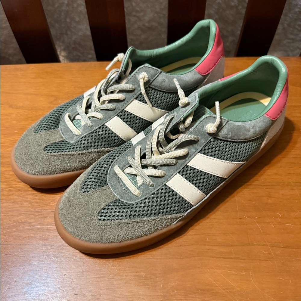 Steve Madden Green and Pink Sneakers